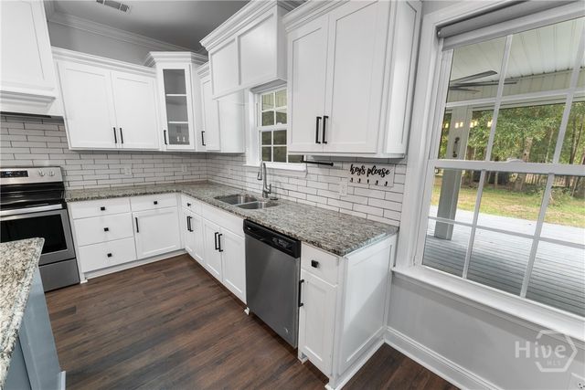 385 Timberland Circle, Richmond Hill, GA 31324