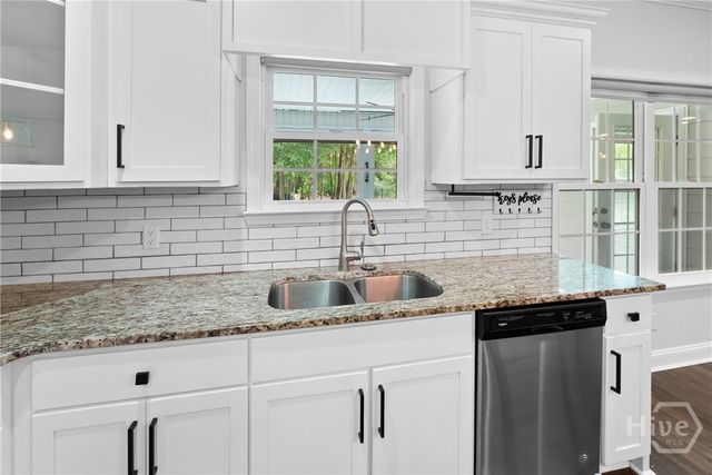 385 Timberland Circle, Richmond Hill, GA 31324