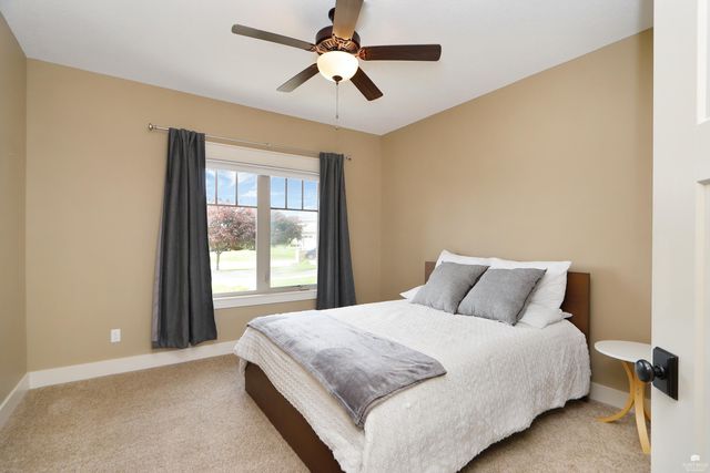 1301 Leone Ridge Dr, Manhattan, KS 66503
