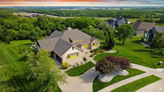 1301 Leone Ridge Dr, Manhattan, KS 66503