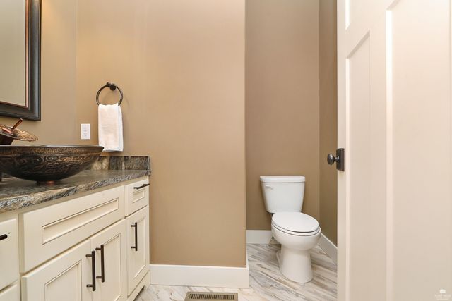 1301 Leone Ridge Dr, Manhattan, KS 66503