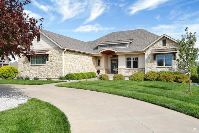 1301 Leone Ridge Dr, Manhattan, KS 66503