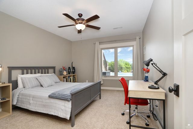1301 Leone Ridge Dr, Manhattan, KS 66503