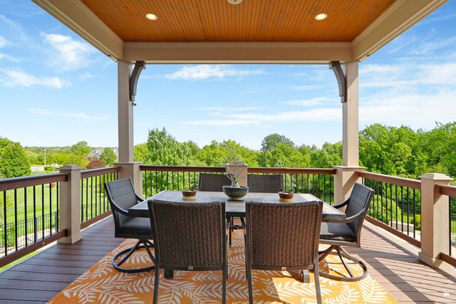 1301 Leone Ridge Dr, Manhattan, KS 66503