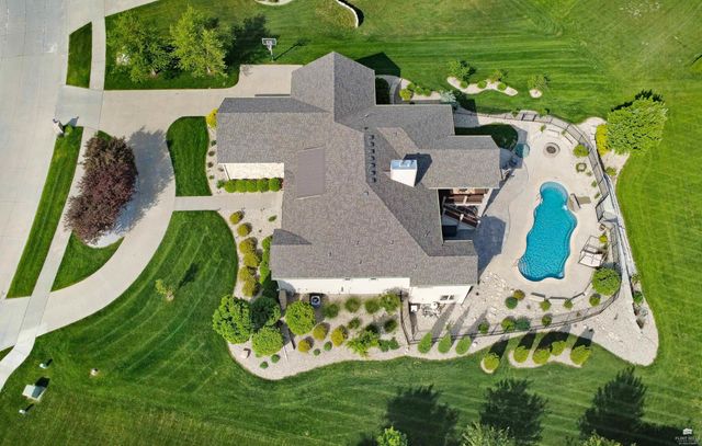 1301 Leone Ridge Dr, Manhattan, KS 66503