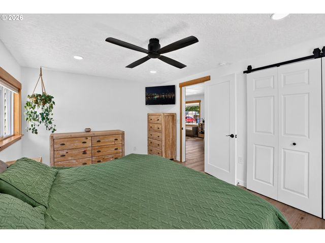 20071 HIGHWAY 213, Oregon City, OR 97045