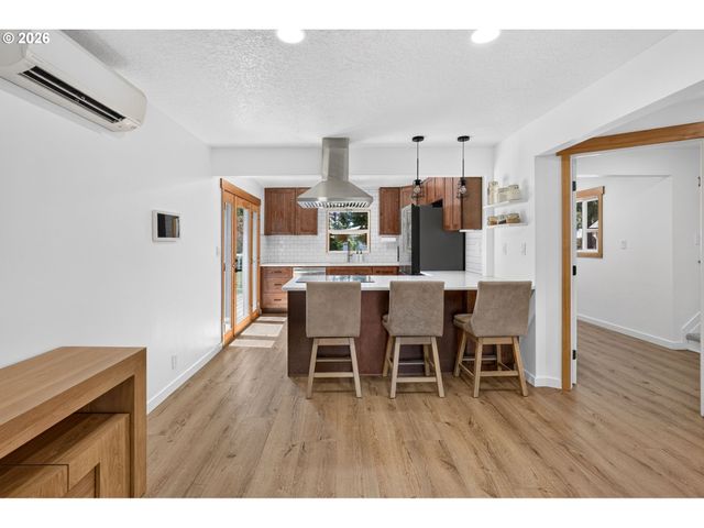 20071 HIGHWAY 213, Oregon City, OR 97045