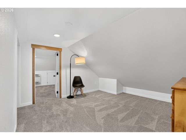 20071 HIGHWAY 213, Oregon City, OR 97045