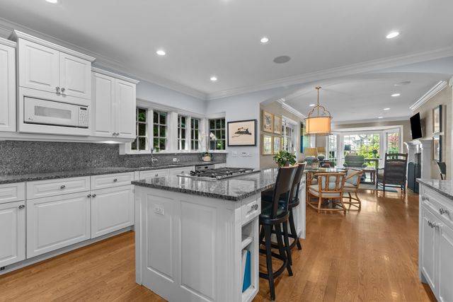 545 Sheridan Road, Winnetka, IL 60093