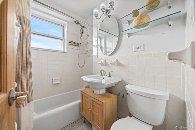 5700 Arlington Avenue 18V, Bronx, NY 10471