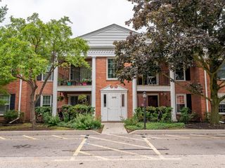 530 Shorely Drive 204, Barrington, IL 60010