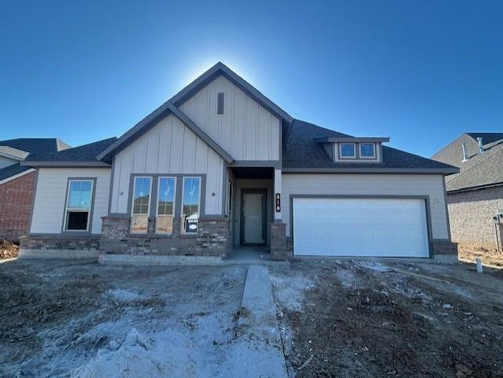 318 Legacy Point Drive, Sealy, TX 77474