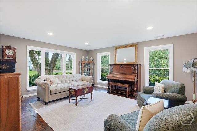 32 Falligant Avenue, Savannah, GA 31410