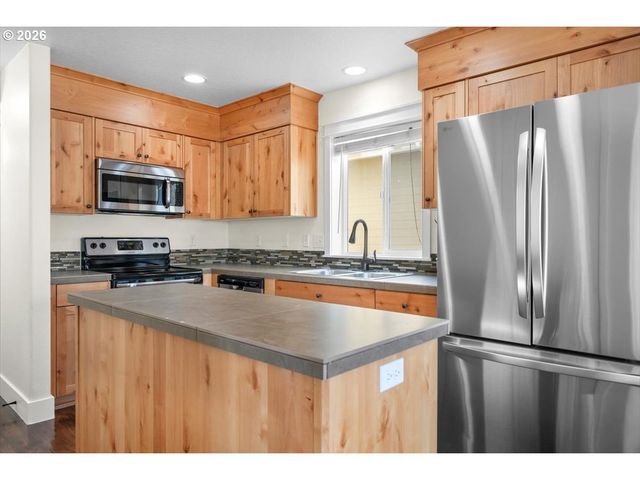 847 CROUCHEN St, Salem, OR 97304
