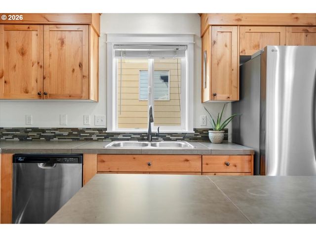 847 CROUCHEN St, Salem, OR 97304