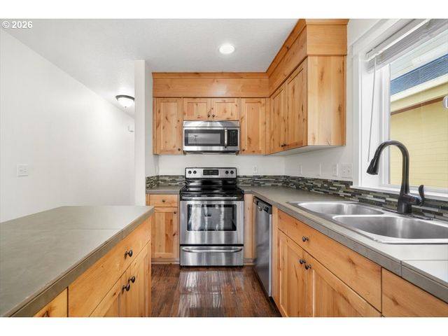 847 CROUCHEN St, Salem, OR 97304