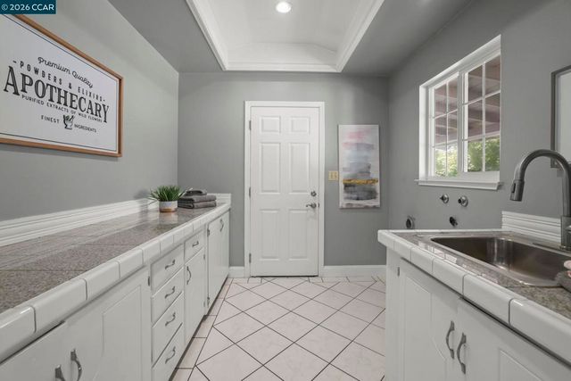 3624 Sanford St, Concord, CA 94520