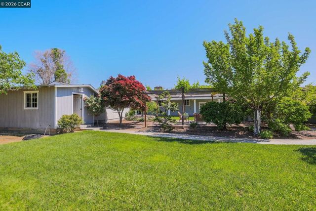 3624 Sanford St, Concord, CA 94520