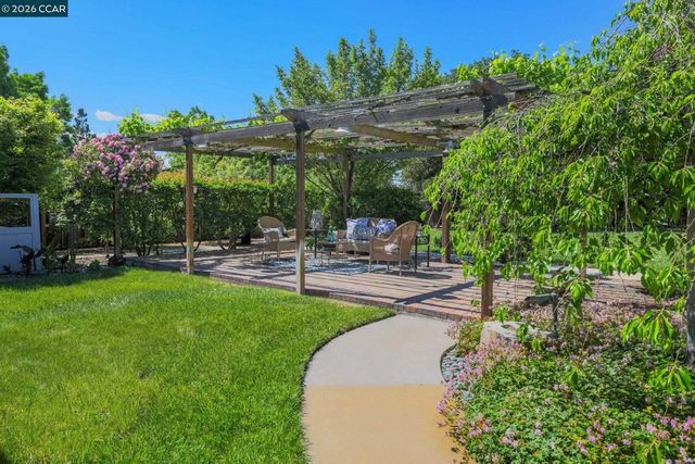 3624 Sanford St, Concord, CA 94520