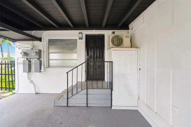 3500 NW 1st Street 1, Miami, FL 33125