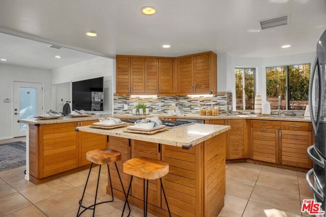 2016 Ashland Avenue, Santa Monica, CA 90405