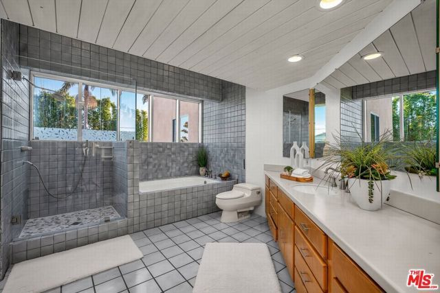 2016 Ashland Avenue, Santa Monica, CA 90405