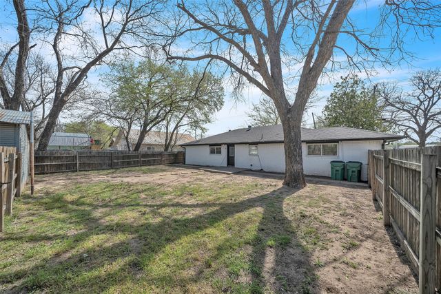 600 N Mill Street, Bowie, TX 76230