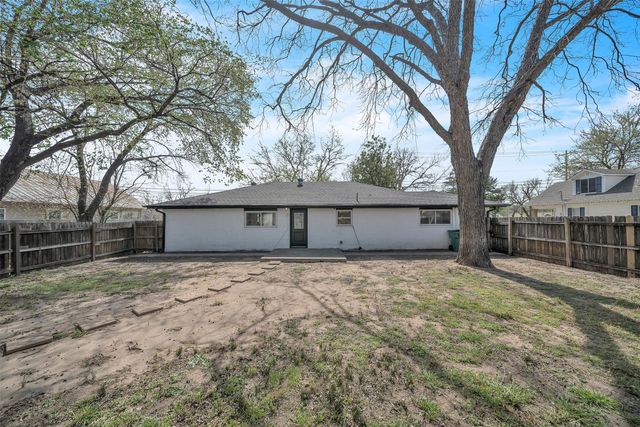 600 N Mill Street, Bowie, TX 76230