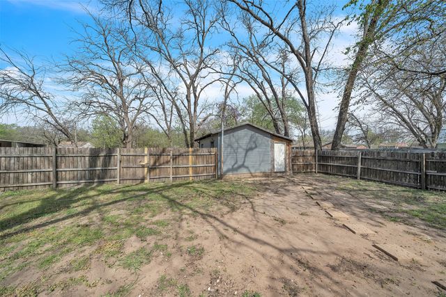 600 N Mill Street, Bowie, TX 76230