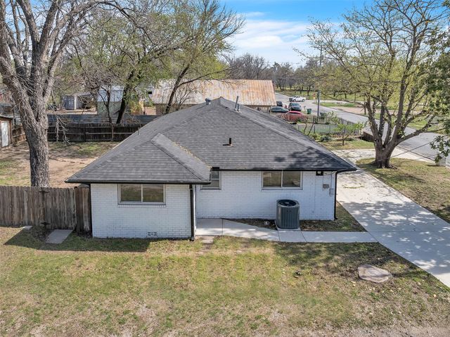 600 N Mill Street, Bowie, TX 76230