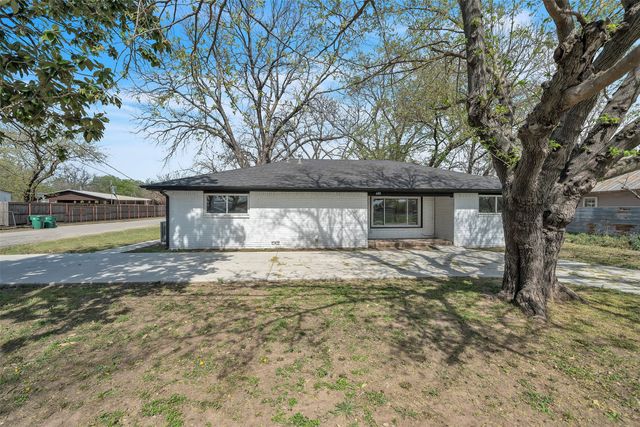 600 N Mill Street, Bowie, TX 76230