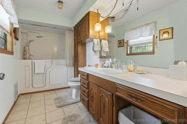 656 Evergreen Street, Lone Grove, OK 73443