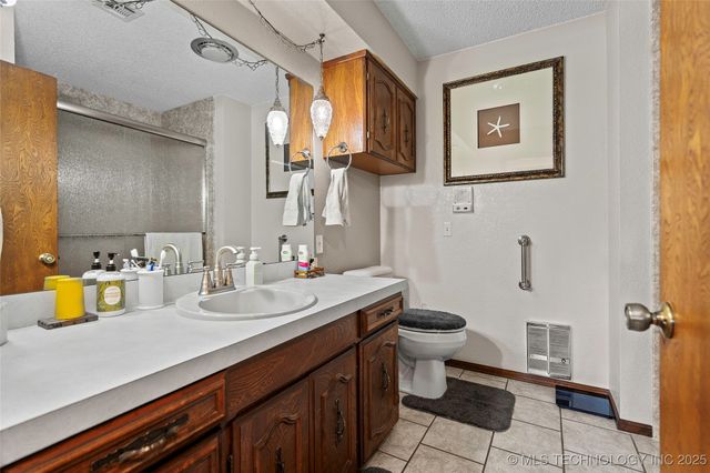 656 Evergreen Street, Lone Grove, OK 73443