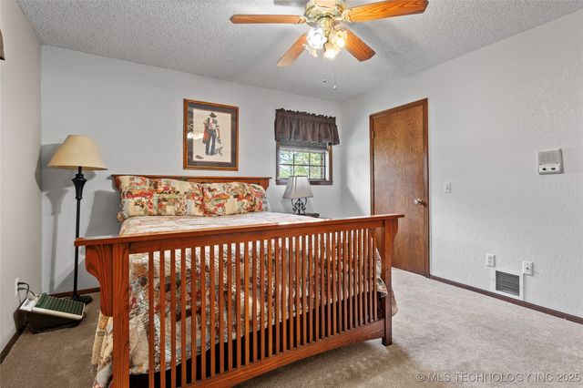 656 Evergreen Street, Lone Grove, OK 73443