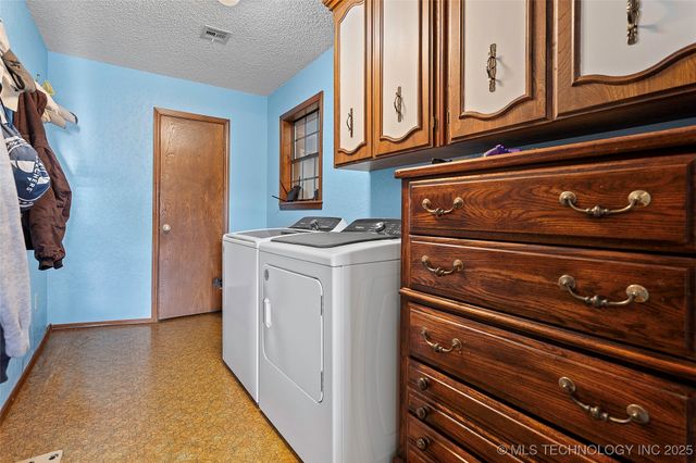 656 Evergreen Street, Lone Grove, OK 73443