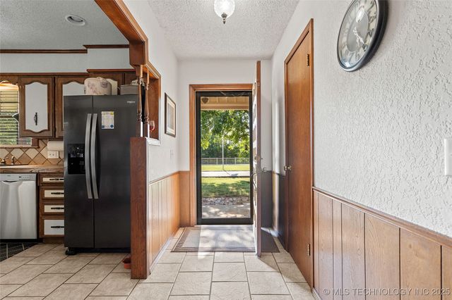 656 Evergreen Street, Lone Grove, OK 73443