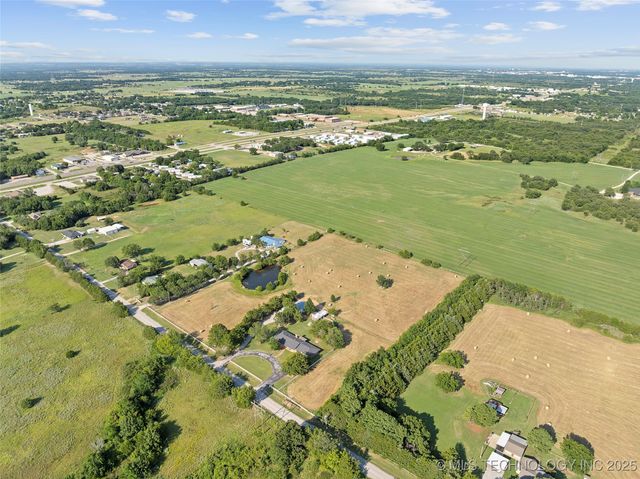 656 Evergreen Street, Lone Grove, OK 73443