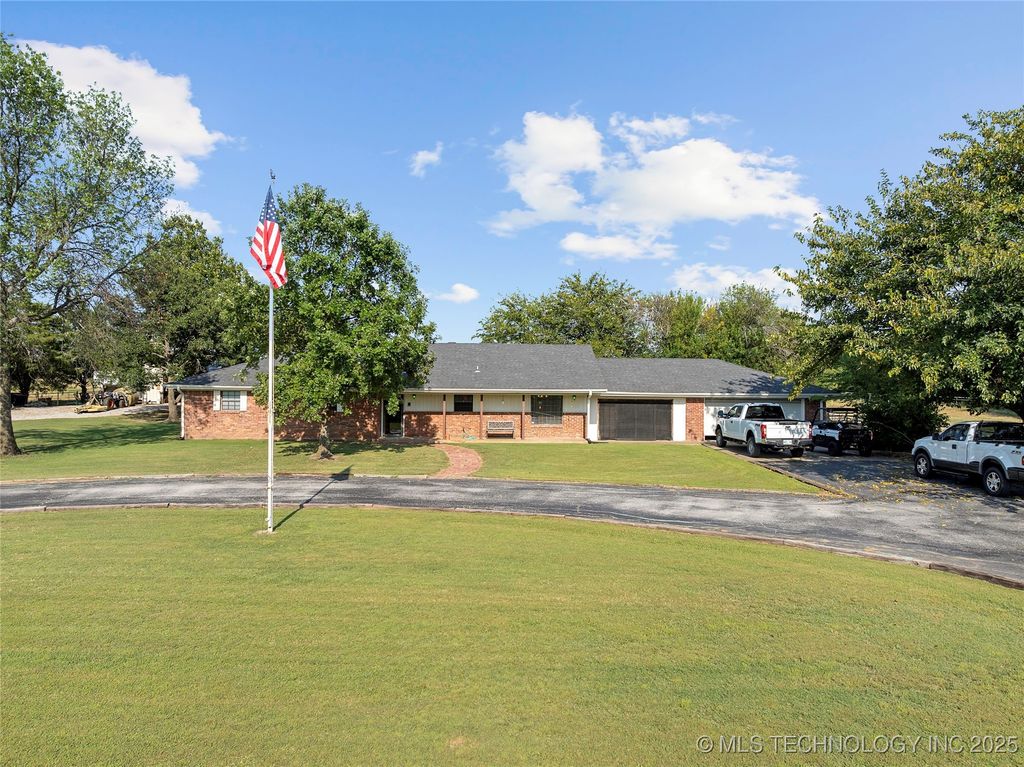 656 Evergreen Street, Lone Grove, OK 73443