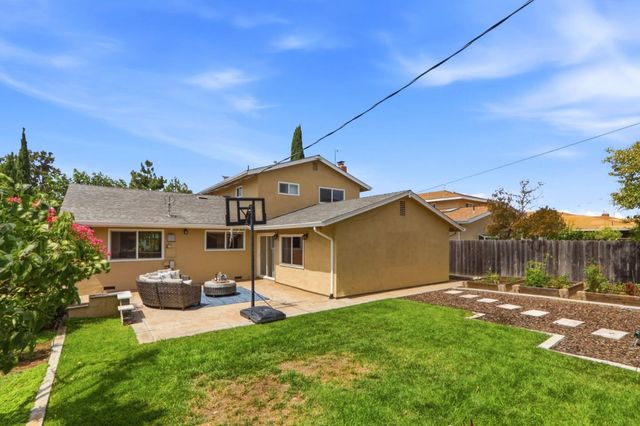 48326 Purpleleaf Street, Fremont, CA 94539