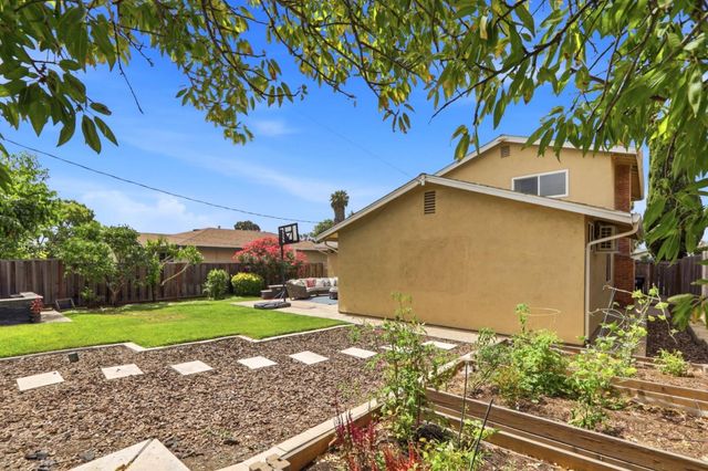 48326 Purpleleaf Street, Fremont, CA 94539