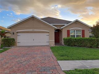 10531 Canal Brook LN, Lehigh Acres, FL 33936