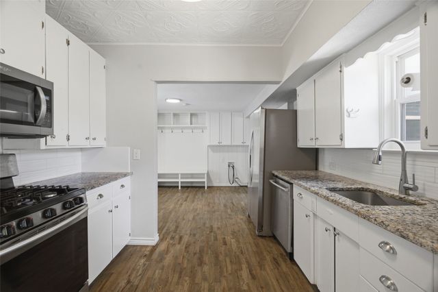 4930 Donnelly Avenue, Fort Worth, TX 76107