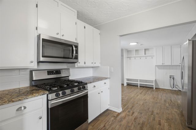 4930 Donnelly Avenue, Fort Worth, TX 76107