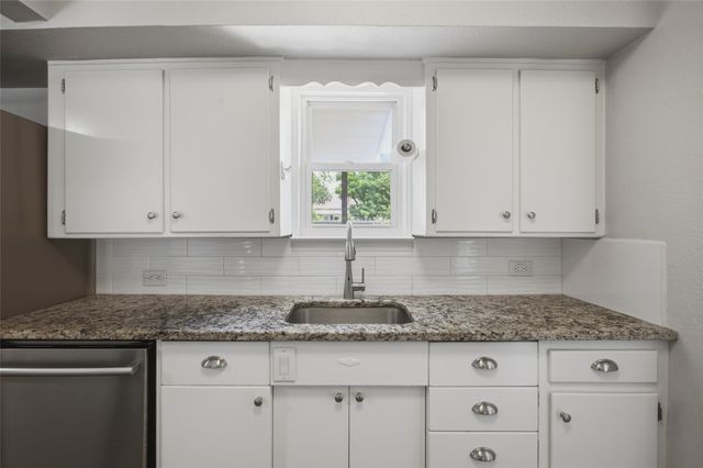 4930 Donnelly Avenue, Fort Worth, TX 76107