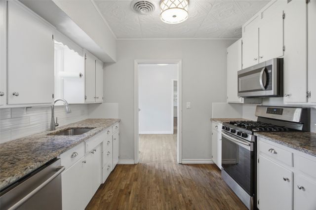 4930 Donnelly Avenue, Fort Worth, TX 76107