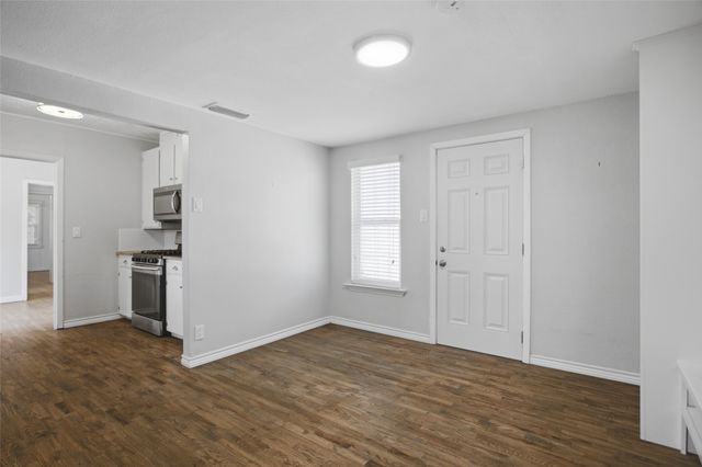 4930 Donnelly Avenue, Fort Worth, TX 76107