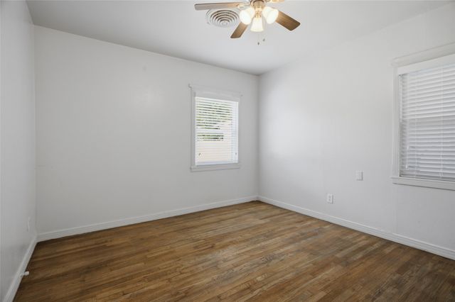 4930 Donnelly Avenue, Fort Worth, TX 76107
