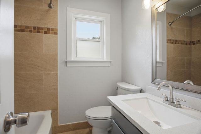 4930 Donnelly Avenue, Fort Worth, TX 76107
