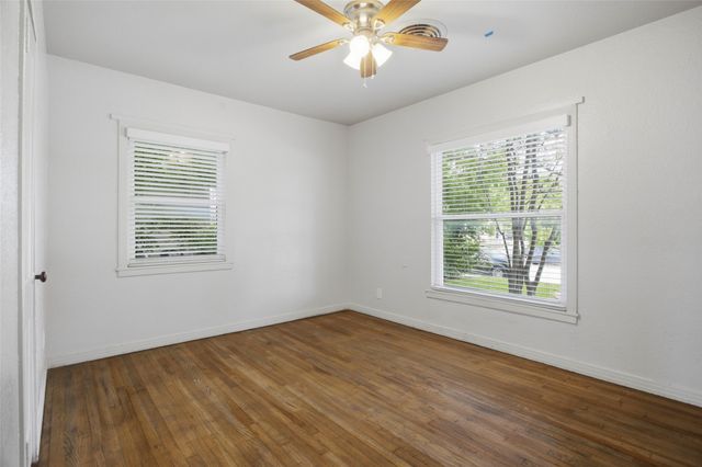 4930 Donnelly Avenue, Fort Worth, TX 76107