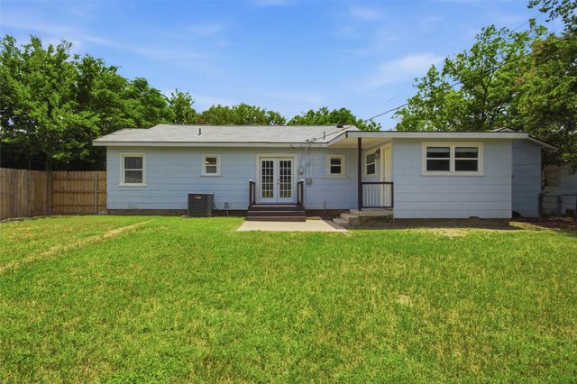 4930 Donnelly Avenue, Fort Worth, TX 76107